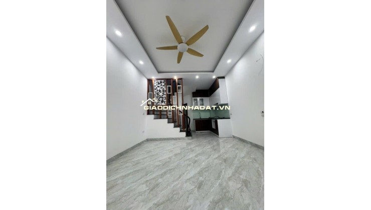 Vĩnh Hưng, Hoàng Mai, Nhà Đẹp 5 Tầng, Gần Chợ, Gần Ô Tô Chỉ Nhỉnh 6 Tỷ
